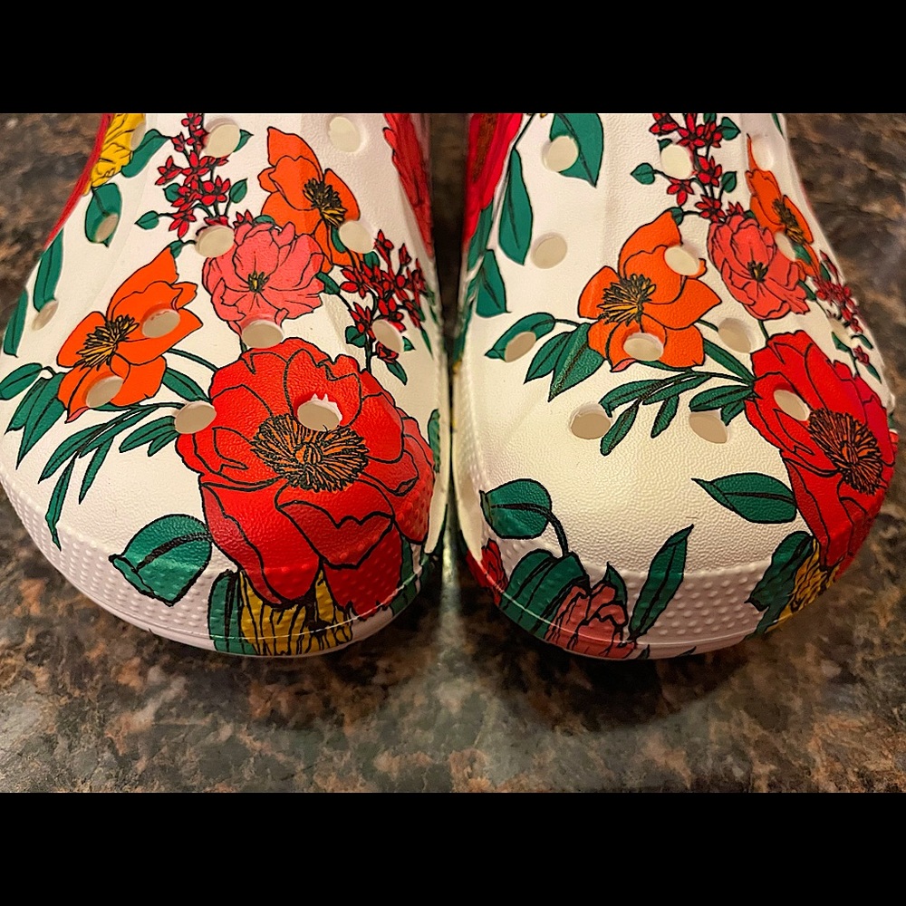 Crocs floral clogs